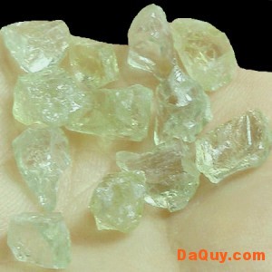 amblygonite 300x300 Amblygonite và đặc tính, tác dụng ý học (theo dân gian)